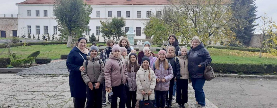 вокальна студія "Кольорові сни" школа ремесел "Котилася торба" Дубенський замок Тараканівський форт